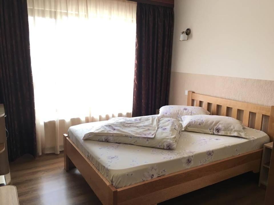 Motel Mesterul Manole Curtea De Arges Exterior photo